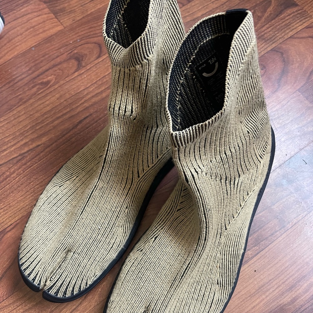 ILYSM tabi shoe
